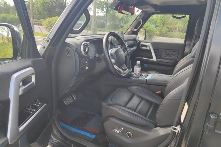 Used BAIC Off-Road BJ40 2023 2.0D Automatic Four-Wheel Drive Blade Hero Edition Adventurer Type (with Front and Rear Electronic Locks) Driver Seat