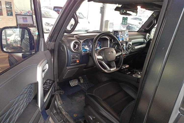 Used BAIC Off-Road BJ40 2023 2.0D Automatic Four-Wheel Drive Blade Hero Edition Adventurer Type Driver Seat