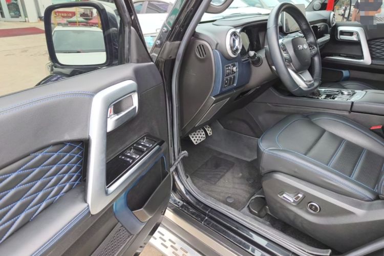 Used BAIC Off-Road BJ40 2023 2.0T Automatic Four-Wheel Drive Urban Hunter Edition Chivalrous Type Driver Seat