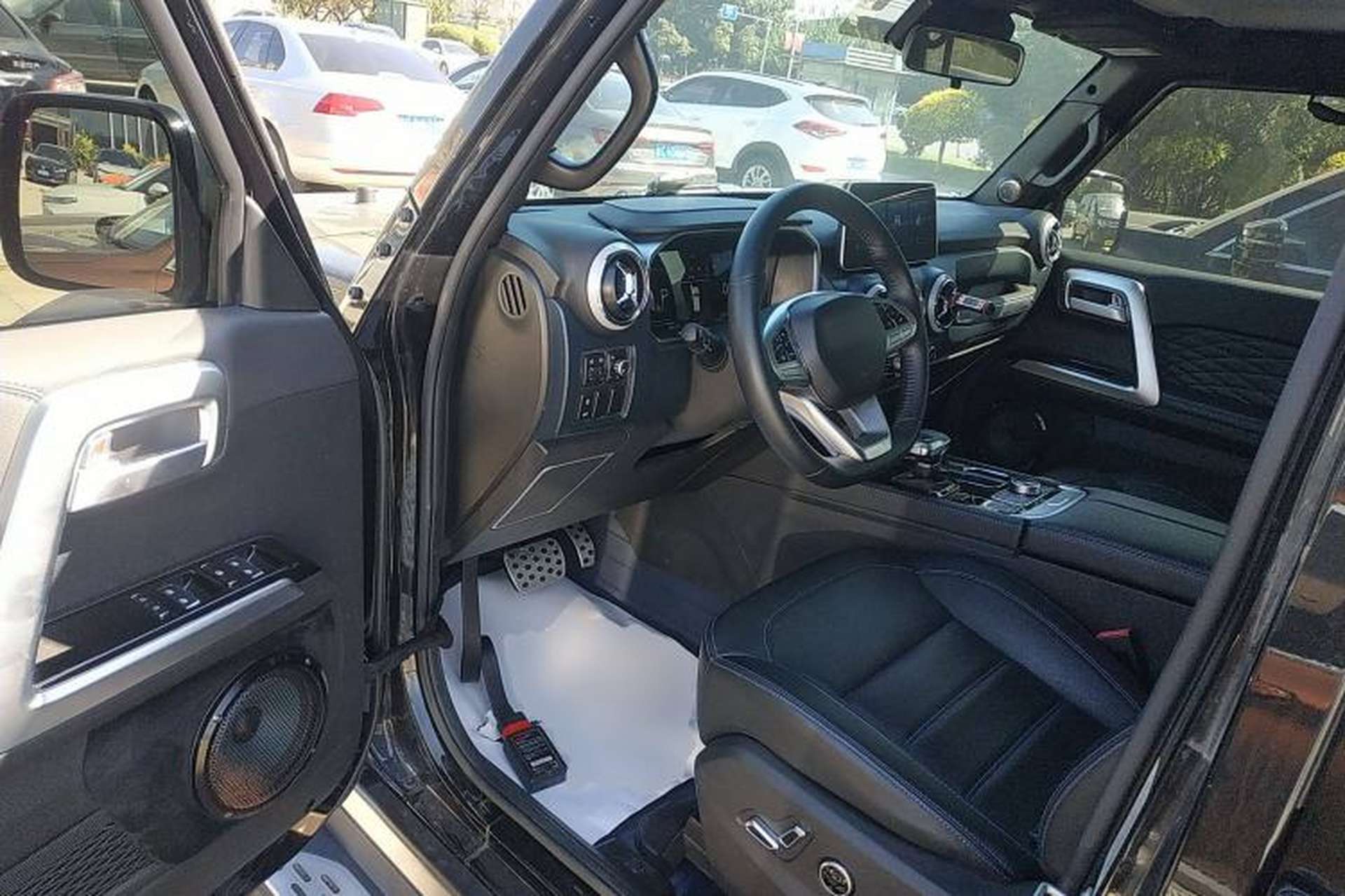 Used BAIC Off-Road BJ40 2023 2.0T Automatic Four-Wheel Drive Urban Hunter Edition Chivalrous Type Driver Seat