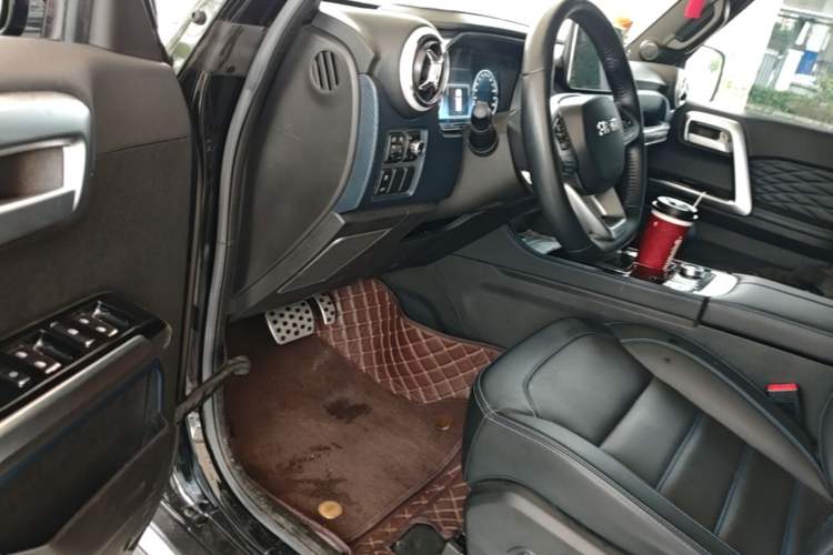 Used BAIC Off-Road BJ40 2023 2.0T Automatic Four-Wheel Drive Urban Hunter Edition Chivalrous Type Driver Seat