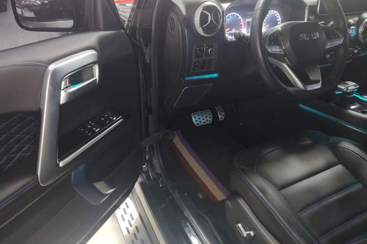 Used BAIC Off-Road BJ40 2023 2.0T Automatic Four-Wheel Drive Urban Hunter Edition Chivalrous Type Driver Seat