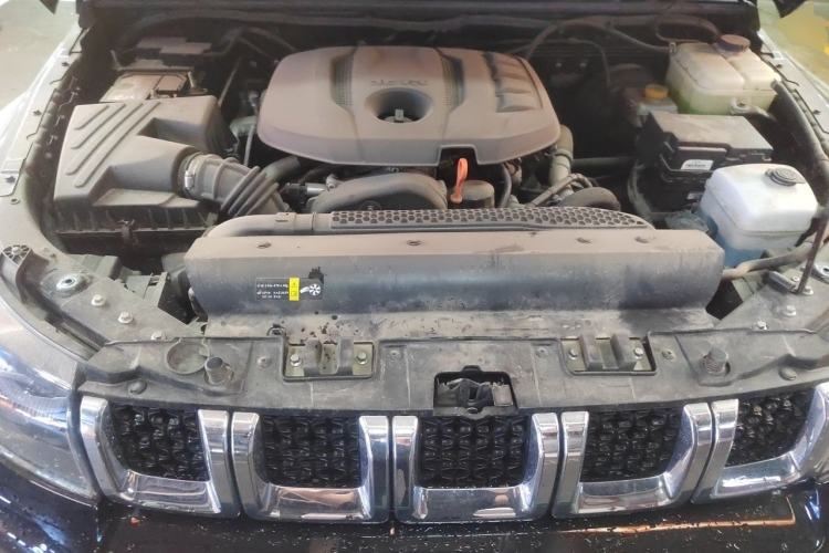 Used BAIC Off-Road BJ40 2023 2.0T Automatic Four-Wheel Drive Urban Hunter Edition Chivalrous Type Engine Bay
