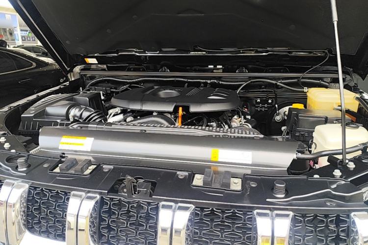 Used BAIC Off-Road BJ40 2023 2.0T Automatic Four-Wheel Drive Urban Hunter Edition Chivalrous Type Engine Bay