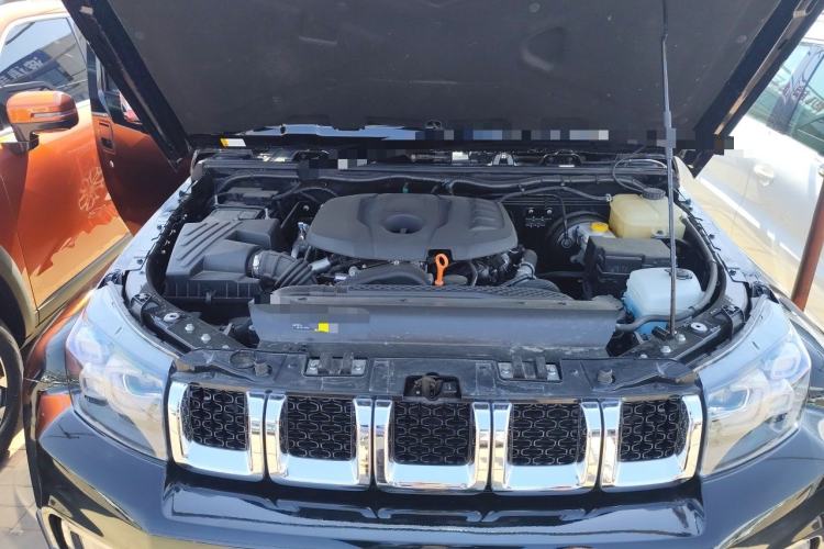 Used BAIC Off-Road BJ40 2023 2.0T Automatic Four-Wheel Drive Urban Hunter Edition Chivalrous Type Engine Bay