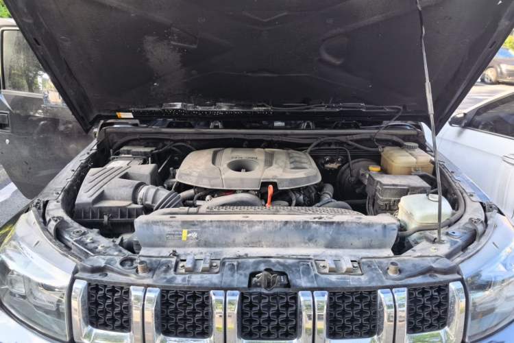 Used BAIC Off-Road BJ40 2023 2.0T Automatic Four-Wheel Drive Urban Hunter Edition Chivalrous Type Engine Bay