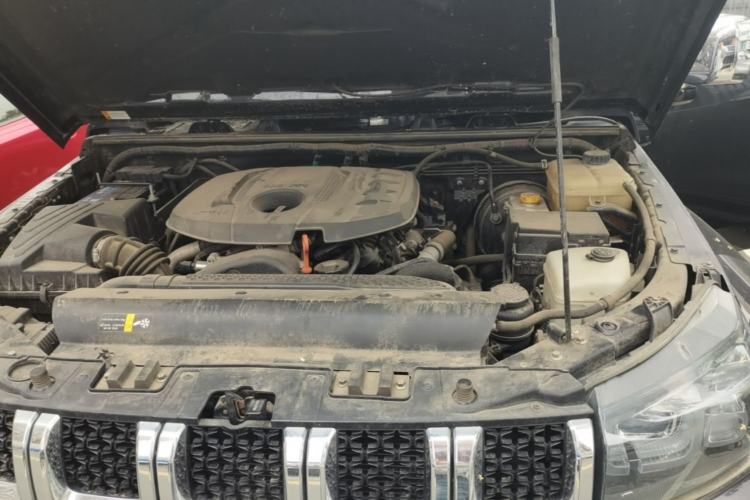 Used BAIC Off-Road BJ40 2023 2.0T Automatic Four-Wheel Drive Urban Hunter Edition Chivalrous Type Engine Bay