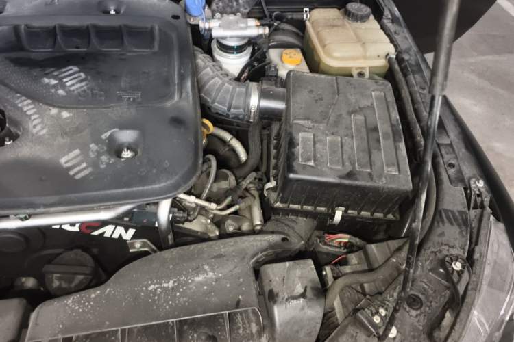 Used BAIC Off-Road BJ40 2023 2.0D Automatic Four-Wheel Drive Blade Hero Edition Adventurer Type Engine Bay Left