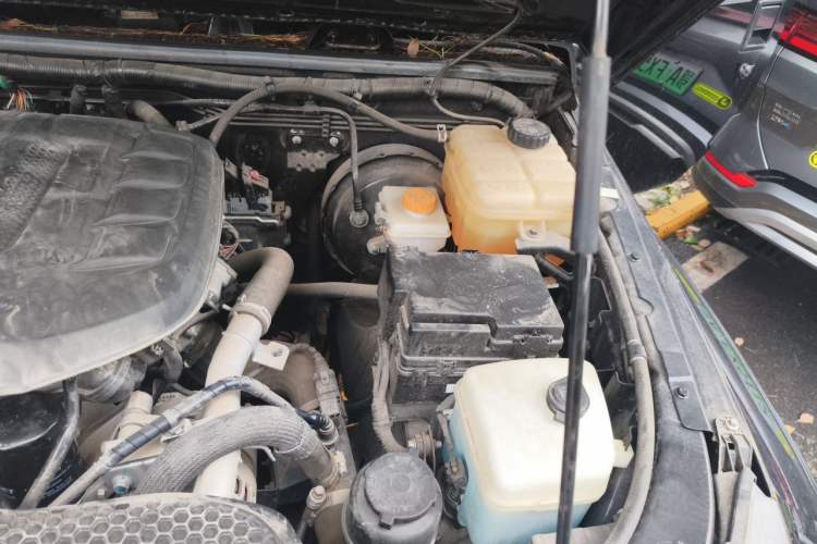Used BAIC Off-Road BJ40 2023 2.0T Automatic Four-Wheel Drive Urban Hunter Edition Chivalrous Type Engine Bay Left
