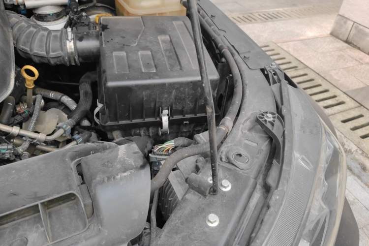 Used BAIC Off-Road BJ40 2023 2.0D Automatic Four-Wheel Drive Blade Hero Edition Adventurer Type Engine Bay Left