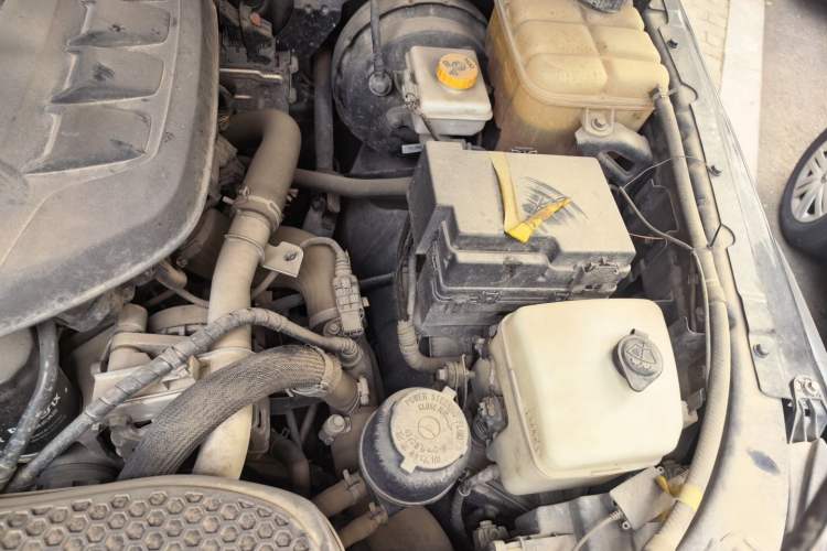 Used BAIC Off-Road BJ40 2023 2.0T Automatic Four-Wheel Drive Urban Hunter Edition Chivalrous Type Engine Bay Left
