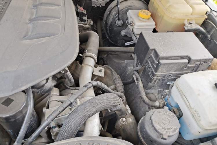 Used BAIC Off-Road BJ40 2023 2.0T Automatic Two-Wheel Drive Urban Hunter Edition Chivalrous Type Engine Bay Left