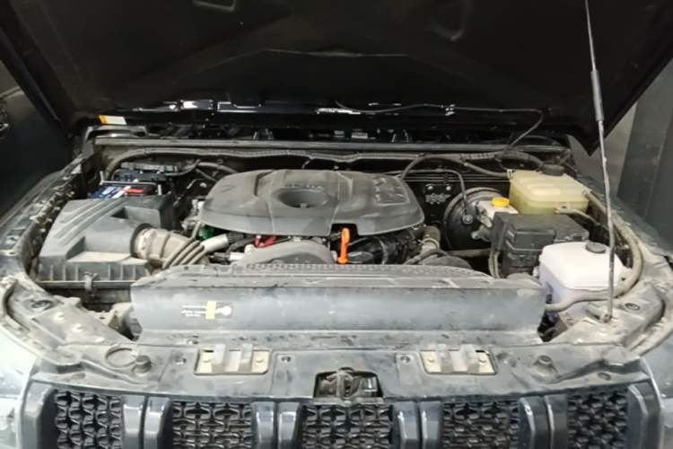 Used BAIC Off-Road BJ40 2023 2.0T Automatic Four-Wheel Drive Urban Hunter Edition Chivalrous Type Engine Bay