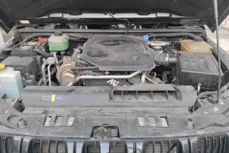 Used BAIC Off-Road BJ40 2023 2.0D Automatic Four-Wheel Drive Blade Hero Edition Adventurer Type Engine Bay