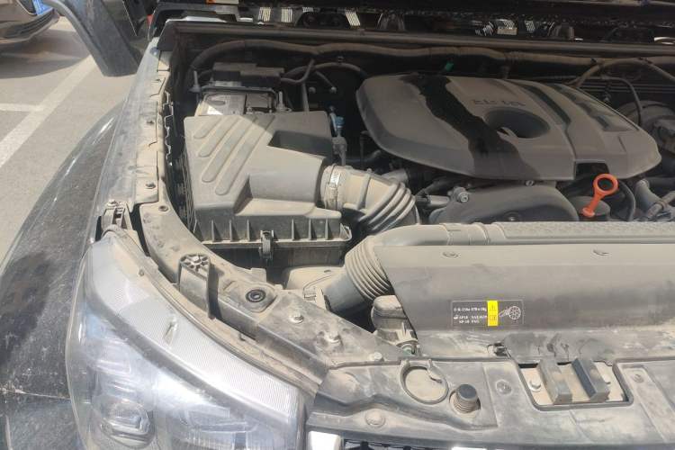 Used BAIC Off-Road BJ40 2023 2.0T Automatic Four-Wheel Drive Urban Hunter Edition Chivalrous Type Engine Bay Right