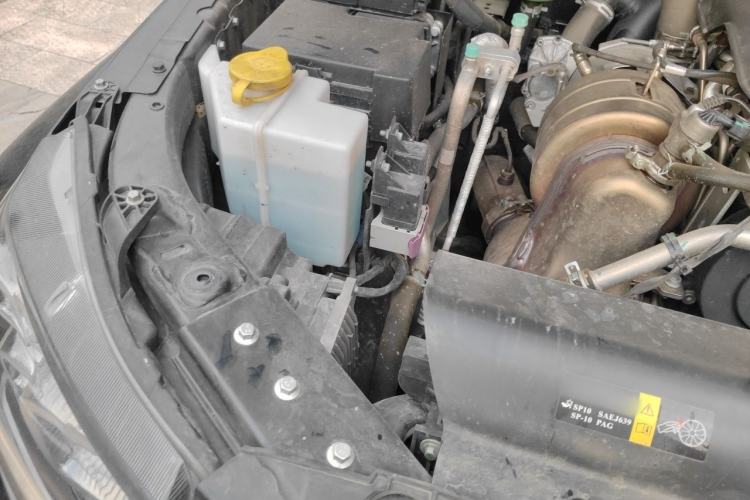 Used BAIC Off-Road BJ40 2023 2.0D Automatic Four-Wheel Drive Blade Hero Edition Adventurer Type Engine Bay Right