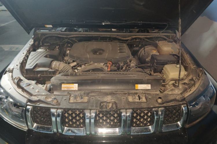 Used BAIC Off-Road BJ40 2023 2.0T Automatic Four-Wheel Drive Urban Hunter Edition Chivalrous Type Engine Bay