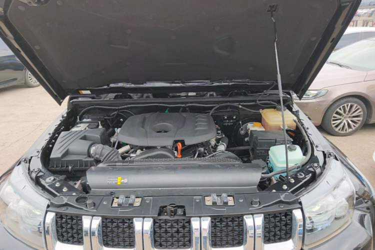 Used BAIC Off-Road BJ40 2023 2.0T Automatic Four-Wheel Drive Urban Hunter Edition Chivalrous Type Engine Bay
