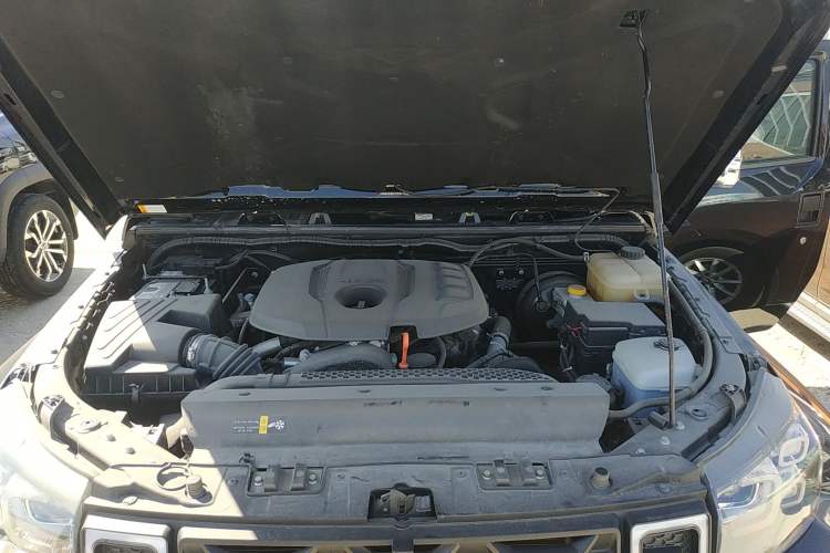 Used BAIC Off-Road BJ40 2023 2.0T Automatic Four-Wheel Drive Urban Hunter Edition Chivalrous Type Engine Bay