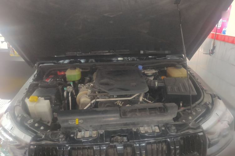Used BAIC Off-Road BJ40 2023 2.0D Automatic Four-Wheel Drive Blade Hero Edition Adventurer Type Engine Bay