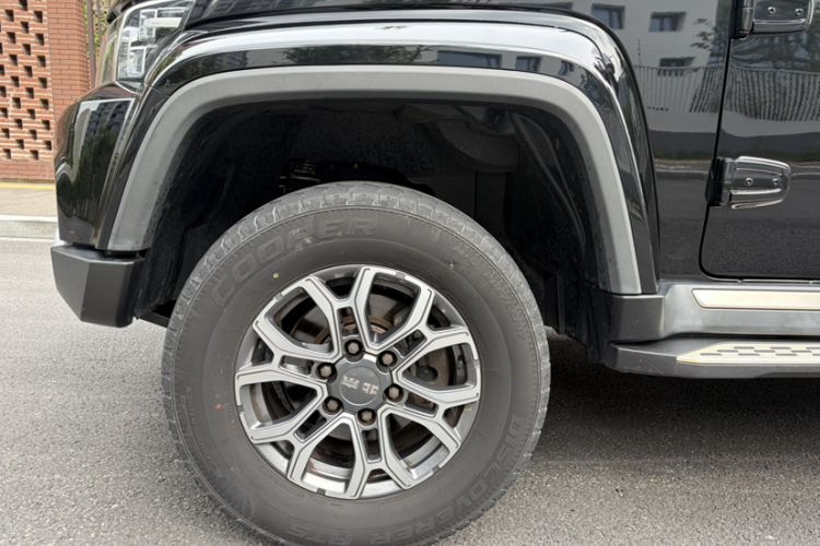 Used BAIC Off-Road BJ40 2023 2.0T Automatic Four-Wheel Drive Urban Hunter Edition Chivalrous Type Exterior 2