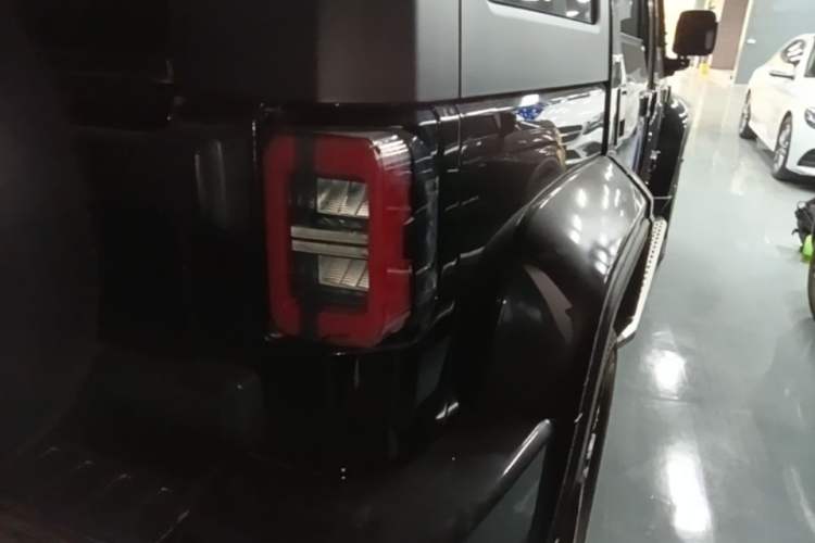 Used BAIC Off-Road BJ40 2023 2.0T Automatic Four-Wheel Drive Urban Hunter Edition Chivalrous Type Exterior 3