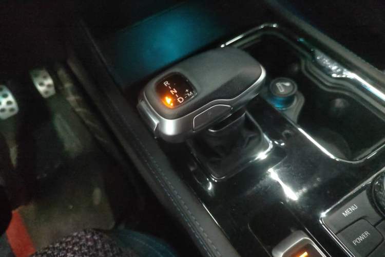 Used BAIC Off-Road BJ40 2023 2.0T Automatic Four-Wheel Drive Urban Hunter Edition Chivalrous Type Gear Lever