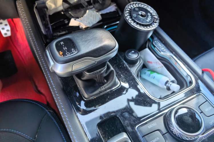 Used BAIC Off-Road BJ40 2023 2.0T Automatic Four-Wheel Drive Urban Hunter Edition Chivalrous Type Gear Lever