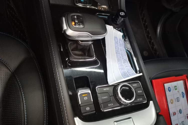 Used BAIC Off-Road BJ40 2023 2.0T Automatic Four-Wheel Drive Urban Hunter Edition Chivalrous Type Gear Lever