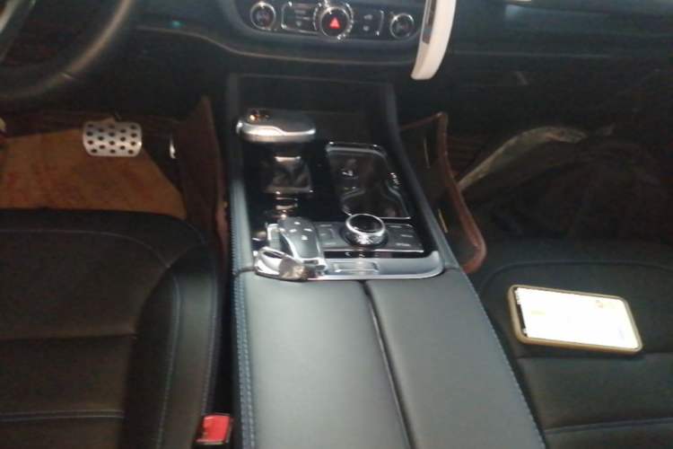 Used BAIC Off-Road BJ40 2023 2.0T Automatic Four-Wheel Drive Urban Hunter Edition Chivalrous Type Gear Lever