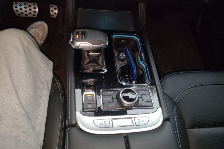 Used BAIC Off-Road BJ40 2023 2.0D Automatic Four-Wheel Drive Blade Hero Edition Adventurer Type Gear Lever