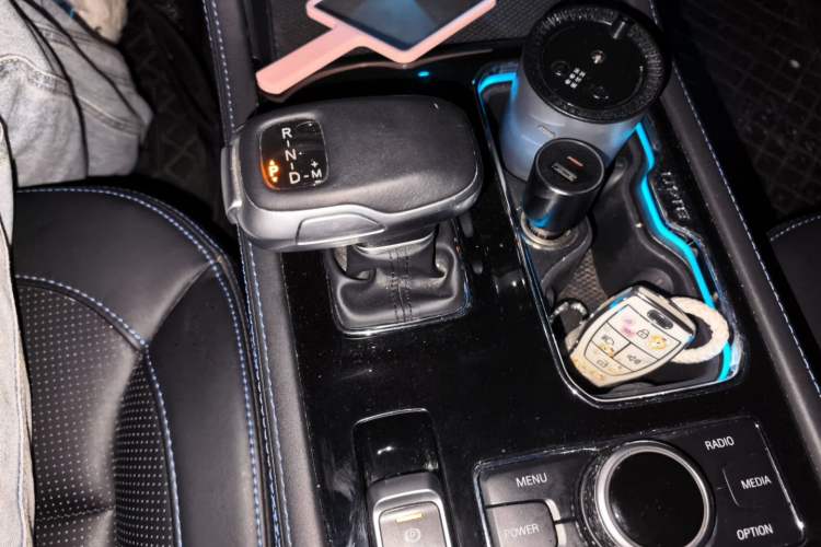 Used BAIC Off-Road BJ40 2023 2.0D Automatic Four-Wheel Drive Blade Hero Edition Adventurer Type Gear Lever