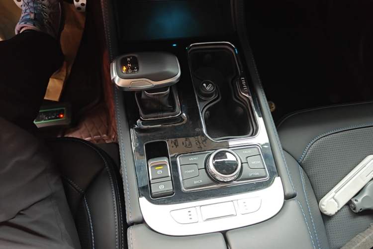 Used BAIC Off-Road BJ40 2023 2.0D Automatic Four-Wheel Drive Blade Hero Edition Adventurer Type Gear Lever