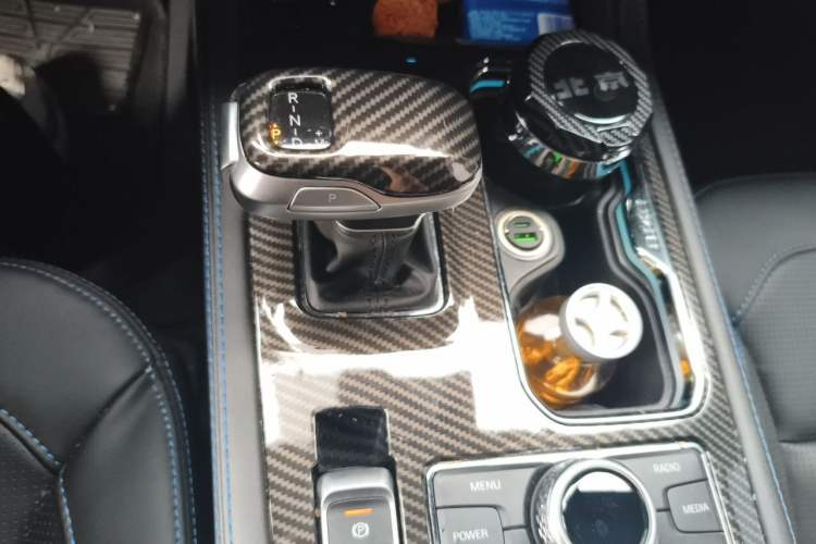 Used BAIC Off-Road BJ40 2023 2.0T Automatic Four-Wheel Drive Urban Hunter Edition Chivalrous Type Gear Lever