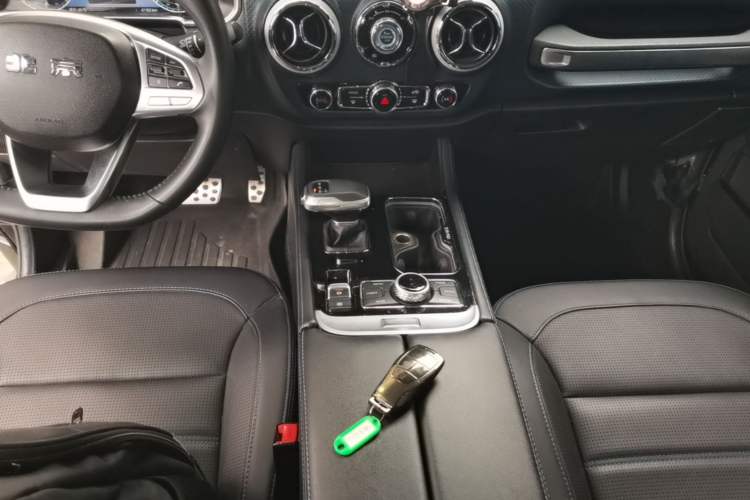 Used BAIC Off-Road BJ40 2023 2.0T Automatic Four-Wheel Drive Urban Hunter Edition Chivalrous Type Gear Lever