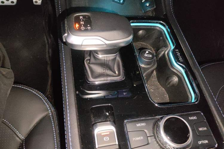 Used BAIC Off-Road BJ40 2023 2.0D Automatic Four-Wheel Drive Blade Hero Edition Adventurer Type Gear Lever