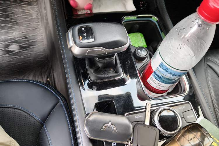 Used BAIC Off-Road BJ40 2023 2.0T Automatic Four-Wheel Drive Urban Hunter Edition Chivalrous Type Gear Lever