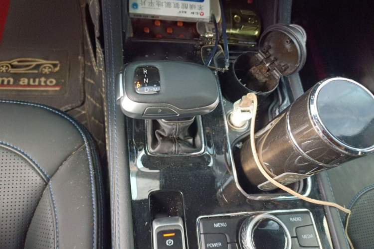 Used BAIC Off-Road BJ40 2023 2.0T Automatic Four-Wheel Drive Urban Hunter Edition Chivalrous Type Gear Lever