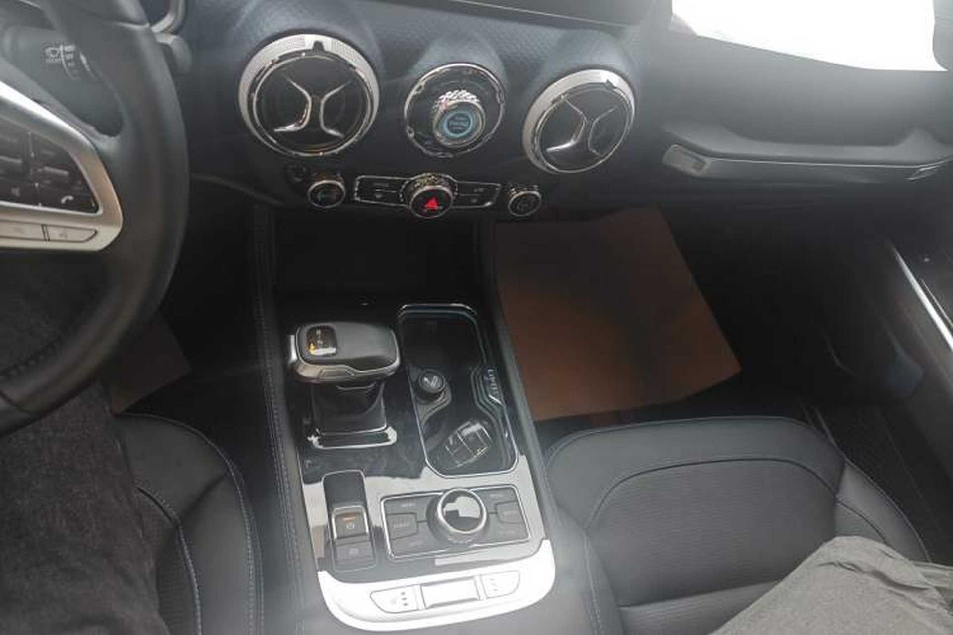 Used BAIC Off-Road BJ40 2023 2.0D Automatic Four-Wheel Drive Blade Hero Edition Adventurer Type Gear Lever