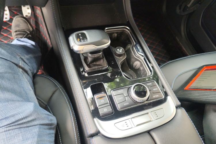 Used BAIC Off-Road BJ40 2023 2.0T Automatic Four-Wheel Drive Urban Hunter Edition Prestige Version Gear Lever
