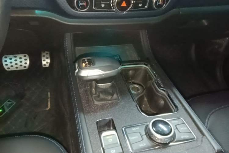 Used BAIC Off-Road BJ40 2023 2.0T Automatic Four-Wheel Drive Urban Hunter Edition Chivalrous Type Gear Lever