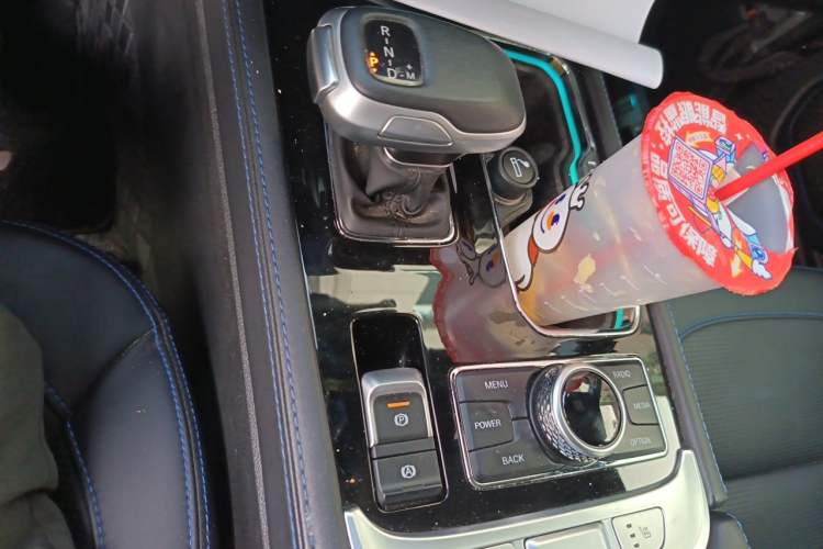 Used BAIC Off-Road BJ40 2023 2.0T Automatic Four-Wheel Drive Urban Hunter Edition Prestige Version Gear Lever