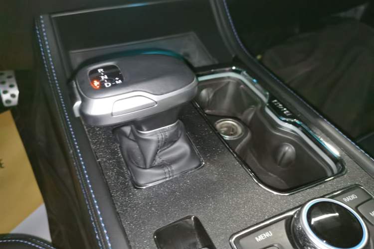 Used BAIC Off-Road BJ40 2023 2.0D Automatic Four-Wheel Drive Blade Hero Edition Adventurer Type Gear Lever