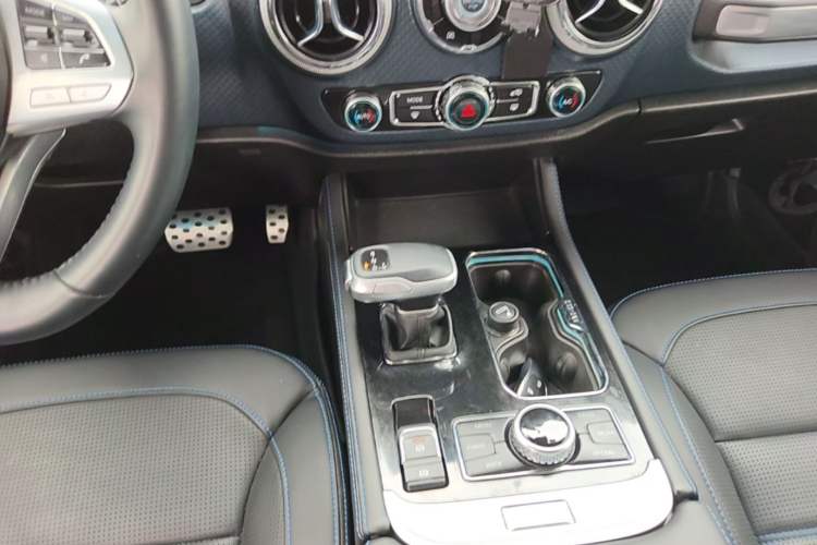 Used BAIC Off-Road BJ40 2023 2.0T Automatic Four-Wheel Drive Urban Hunter Edition Chivalrous Type Gear Lever