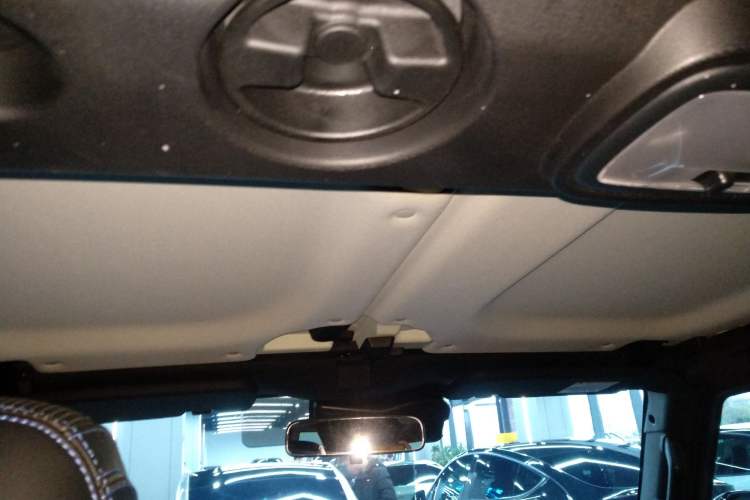 Used BAIC Off-Road BJ40 2023 2.0D Automatic Four-Wheel Drive Blade Hero Edition Adventurer Type Headliner