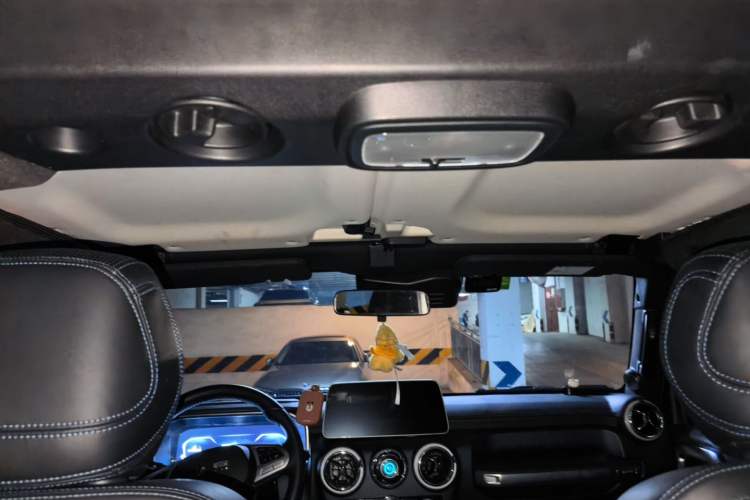 Used BAIC Off-Road BJ40 2023 2.0D Automatic Four-Wheel Drive Blade Hero Edition Adventurer Type Headliner