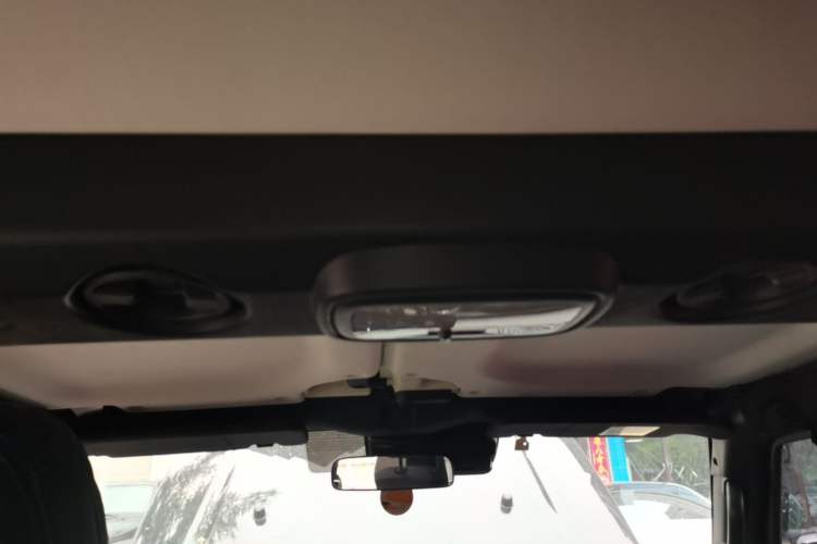 Used BAIC Off-Road BJ40 2023 2.0T Automatic Four-Wheel Drive Urban Hunter Edition Chivalrous Type Headliner