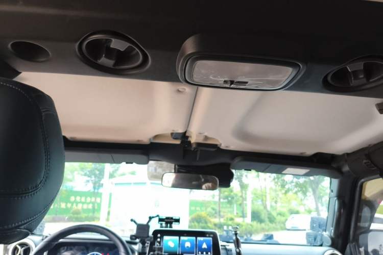 Used BAIC Off-Road BJ40 2023 2.0D Automatic Four-Wheel Drive Blade Hero Edition Adventurer Type Headliner