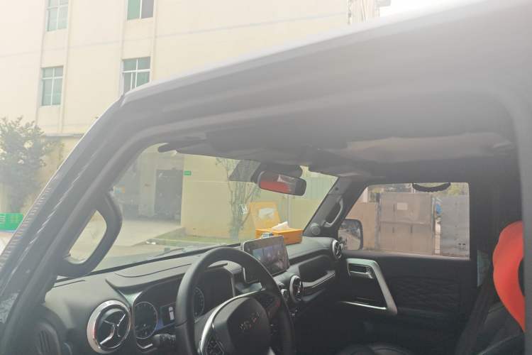 Used BAIC Off-Road BJ40 2023 2.0T Automatic Four-Wheel Drive Urban Hunter Edition Chivalrous Type Headliner