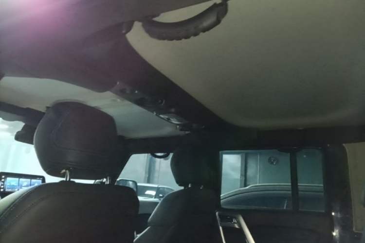 Used BAIC Off-Road BJ40 2023 2.0T Automatic Four-Wheel Drive Urban Hunter Edition Chivalrous Type Headliner